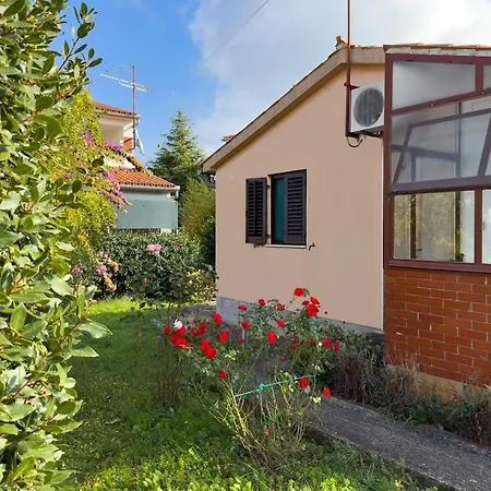 Holiday home Small House Near The Sea Pula