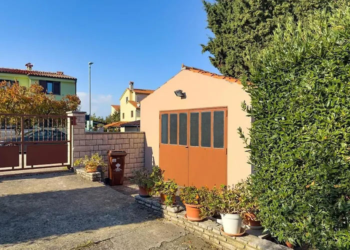 Small House Near The Sea * Pula